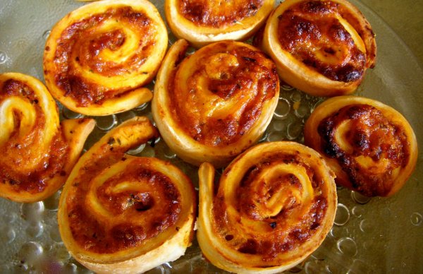 hand made pizzatekercs 